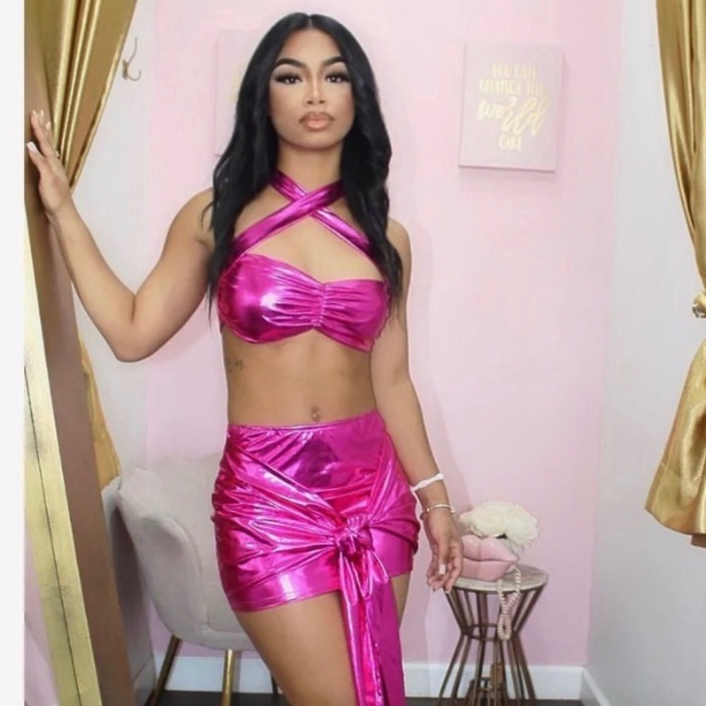 Iconic two piece NWT